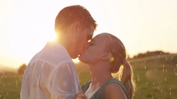 Chiusura Lente Flare Bella Donna Bionda Bell Uomo Bel Appuntamento — Foto Stock