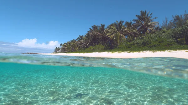 Yarım Altı Uzak Cennet Adası Cennet Gibi Beyaz Kum Plaj — Stok fotoğraf