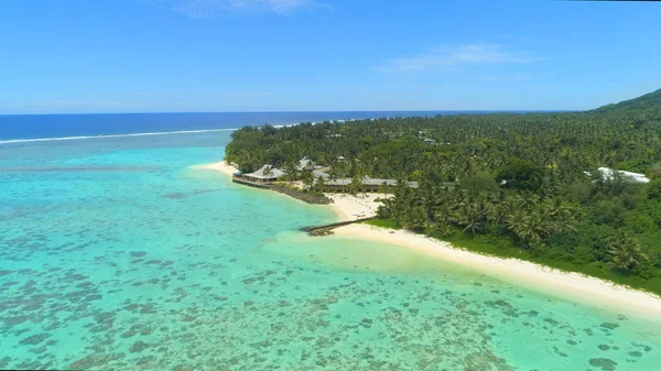 Aerial Voando Direção Luxuoso Resort Beira Mar Belas Ilhas Cook — Fotografia de Stock