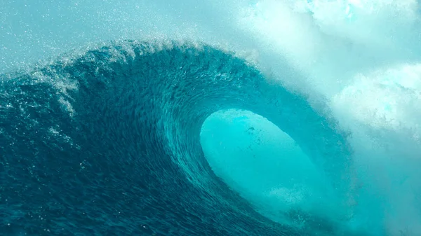 Chiudi Potente Onda Blu Intenso Proveniente Dall Oceano Pacifico Schianta — Foto Stock