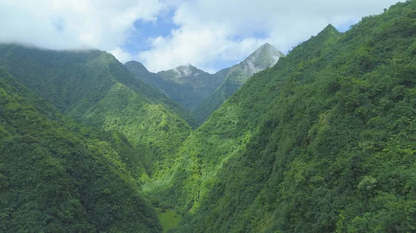 Anteni Nefes Kesen Hava Görünümünü Egzotik Ada Kalbinde Boş Vadisi — Stok fotoğraf