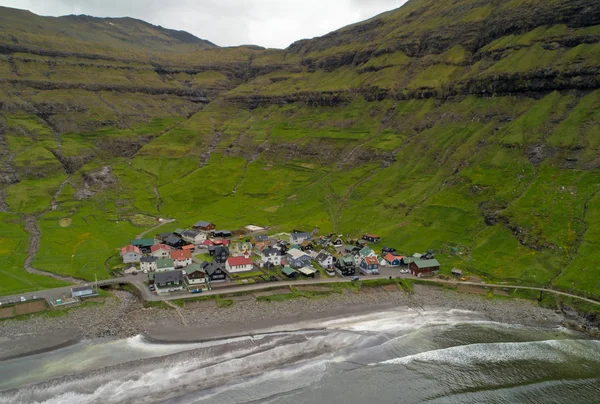 Aérial Envoler Une Petite Ville Côtière Juste Côté Une Plage — Photo