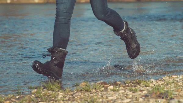 Low Angle Cinematic Shot Unknown Woman Furry Boots Running Calm — Stock Photo, Image