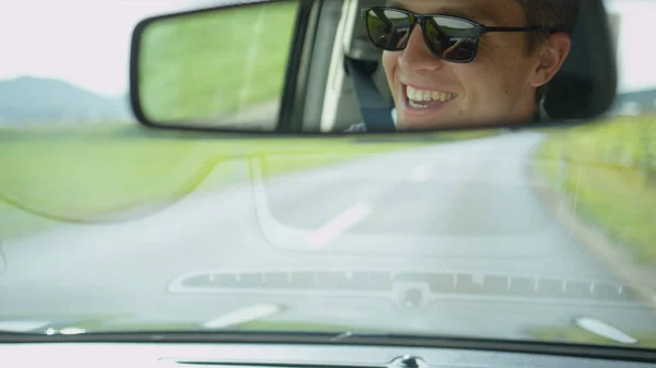 Close Dof Cheerful Young Man Dances Sings While Driving Sunny — Stock Photo, Image