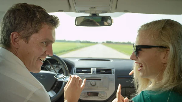 Close Excited Caucasian Boyfriend Girlfriend Dance Drive Picturesque Sunny Countryside — Stock Photo, Image