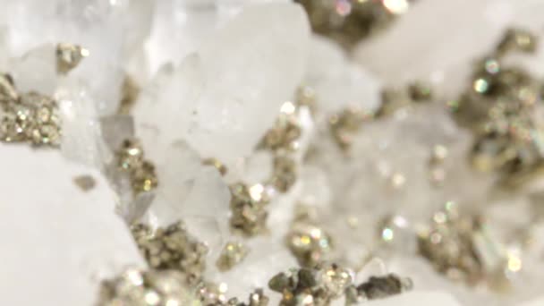 Macro Dof Glimmering Opaque Quartz Metallic Pyrite Creating Beautiful Image — Stock Video