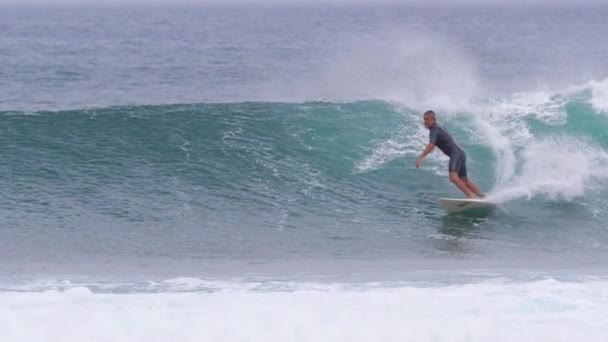 7Th October 2017 Fuerteventura Canary Islands Slow Motion Senior Surfer — Stock Video