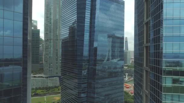 Luchtfoto Close Geweldig Uitzicht Van Elegante Kantoorgebouwen Downtown District Van — Stockvideo