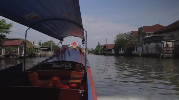 Lage Hoek Toeristische Water Taxi Sightseeing Tour Drijven Duistere Rivierwater — Stockvideo