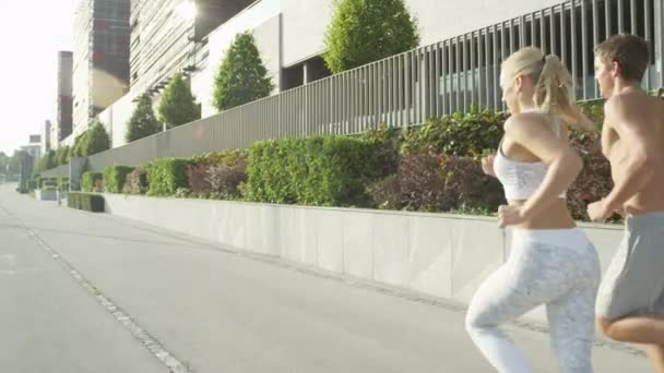 Young Caucasian Couple Working Out Together Sunny City Streets Unrecognizable — Stock Video