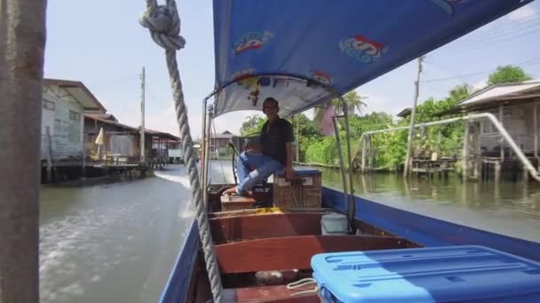 Bangkok Thajsko Březen 2017 Nízký Úhel Zaostřil Thajský Muž Sedícího — Stock video