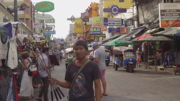 Bangkok Thailand März 2017 Pov Ein Lokaler Thailändischer Straßenhändler Verkauft — Stockvideo