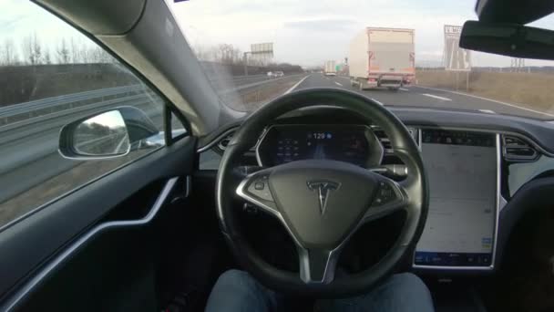 Tesla Autonomous Car Maart 2018 Pov Baanbrekende Autonome Auto Neemt — Stockvideo