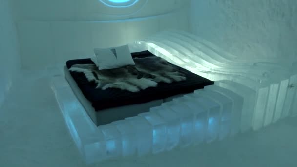 Icehotel Suécia Março 2017 Impressionante Interior Quarto Gelado Jukkasjarvi Ice — Vídeo de Stock