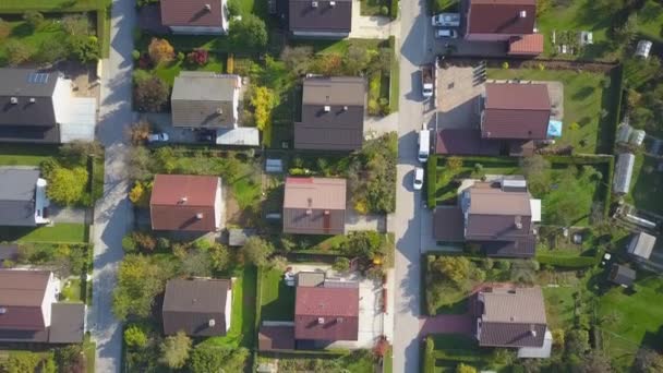 Topo Aerial Voando Sobre Telhados Vermelhos Idílica Cidade Suburbana Dia — Vídeo de Stock