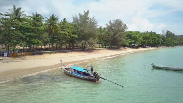 Railay Beach Krabi Thailand Март 2017 Aerial Группа Туристов Садится — стоковое видео