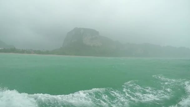 Slow Motion Pov Monsoon Rain Interrupts Scenic Sightseeing Boat Trip — Stock Video