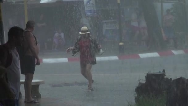 Krabi Thajsko Březen 2017 Pomalý Pohyb Ženský Turista Míří Přístřešku — Stock video