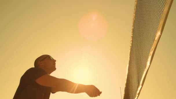 Slow Motion Sun Flare Low Angle Close Male Beach Volleyball — Stock Video