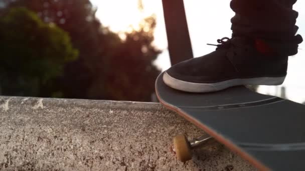 Slow Motion Macro Dof Jovem Desconhecido Faz Deslizamento Nariz Longo — Vídeo de Stock