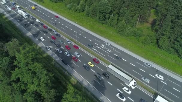 Aerial Voando Sobre Engarrafamento Movendo Lentamente Longo Auto Estrada Concreto — Vídeo de Stock