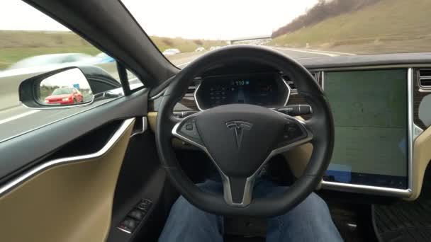 Autonomiczny Samochód Tesla Marzec 2018 Pov Przyspieszenie Autostrady Bez Trzymania — Wideo stockowe