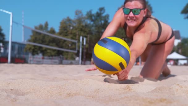 Slow Motion Close Dof Athletic Caucasian Girl Playing Volleyball Dives — Stock Video