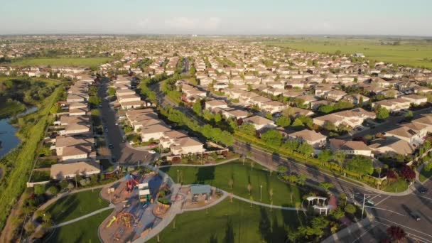 Aerial Grande Bairro Suburbano Moderno Nos Arredores São Francisco Iluminado — Vídeo de Stock