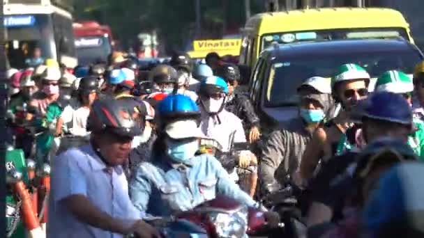 호치민시 베트남 2017년 타임랩스 클로즈업 시간대에 오토바이를 현지인들의 놀랍습니다 호치민 — 비디오