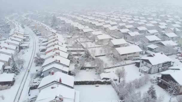 Aerial Flying White Snowy Backyards Spectacular Winter Day Cinematic Shot — Stock Video