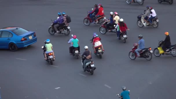 Chi Minh City Vietnam März 2017 Ortsansässige Auf Motorrädern Navigieren — Stockvideo