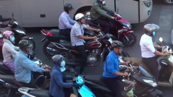 Chi Minh City Vietnam Marzo 2017 Cerrar Viajeros Vietnamitas Montando — Vídeo de stock