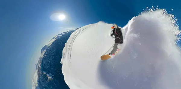 VR360: Kadınlar Kanada 'nın kırsalında snowboard yaparken taze kar püskürtüyorlar. — Stok fotoğraf