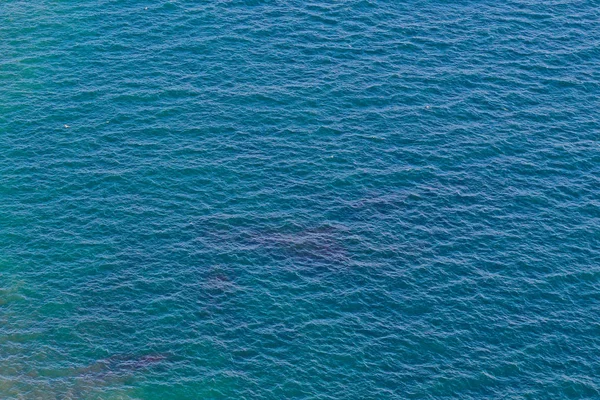 Lugna vågor på havet, topputsikt — Stockfoto