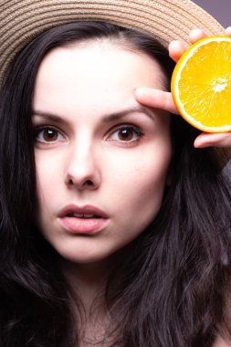 portakal, şapka ile güzel genç kız