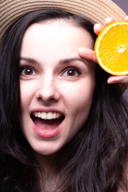 portakal, şapka ile güzel genç kız