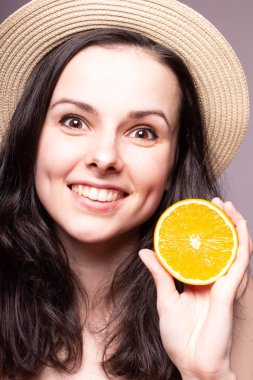 portakal, şapka ile güzel genç kız