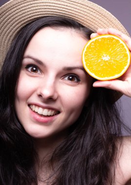 portakal, şapka ile güzel genç kız