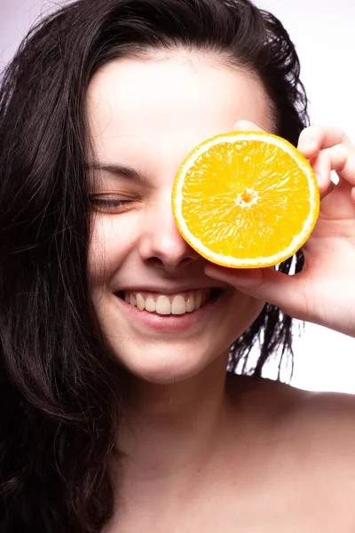 portakal ile güzel kız, portre