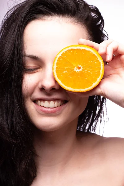 portakal ile güzel kız, portre