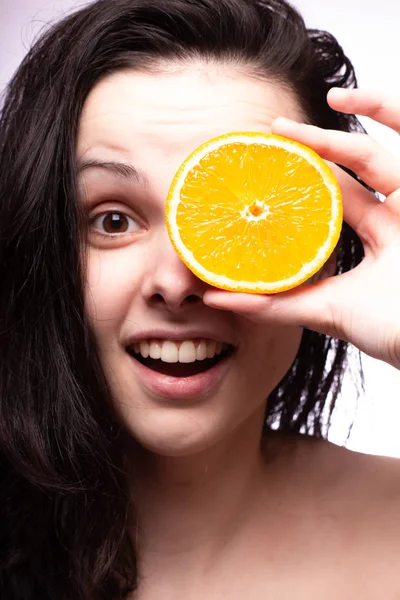 portakal ile güzel kız, portre