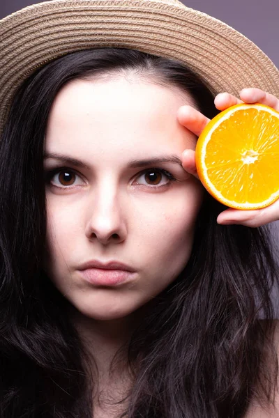 portakal, şapka ile güzel genç kız