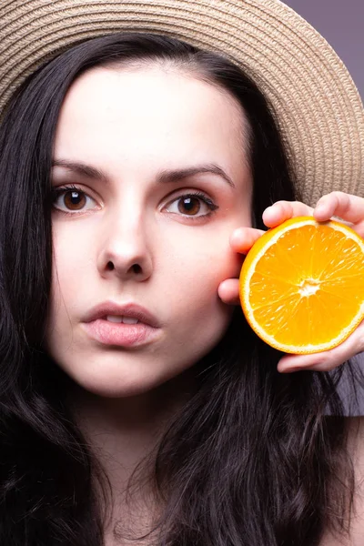 portakal, şapka ile güzel genç kız