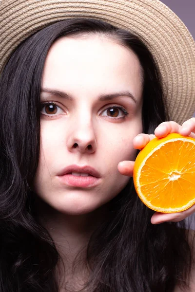 portakal, şapka ile güzel genç kız
