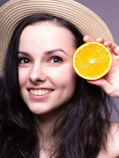 portakal, şapka ile güzel genç kız