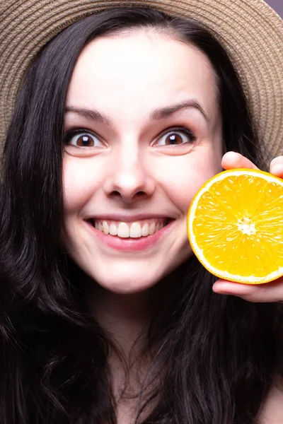 portakal, şapka ile güzel genç kız