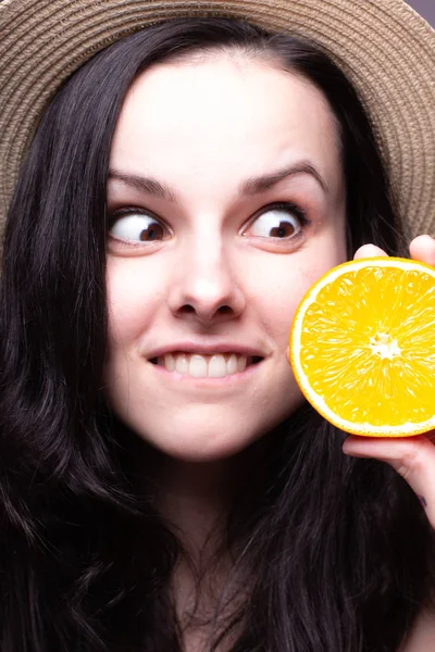 portakal, şapka ile güzel genç kız