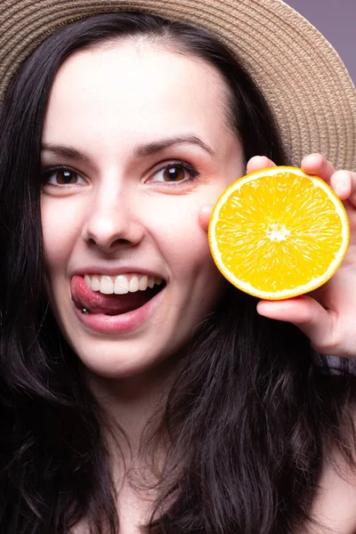 portakal, şapka ile güzel genç kız