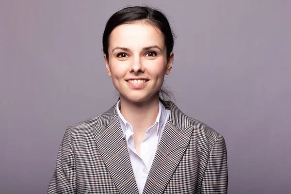 beyaz gömlek ve ceket kız