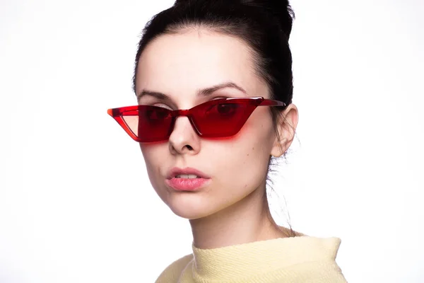 Mujer Joven Gafas Sol Rojas — Foto de Stock